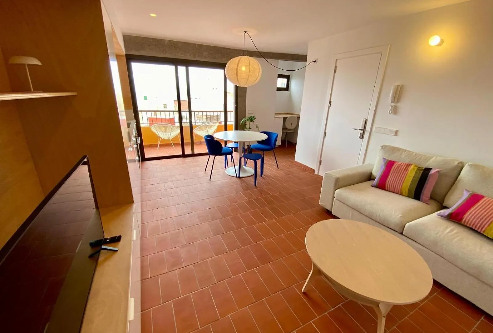 شقة Hidalga Piso Con Terraza Y Vistas Al Mar بويرتيتو دو غويمار 0*,  إسبانيا